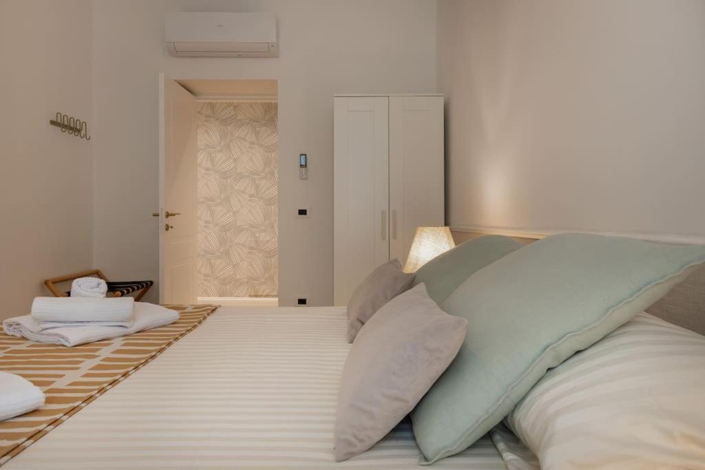 Foscolo 46 - Elegant Family Apartment Триест Экстерьер фото