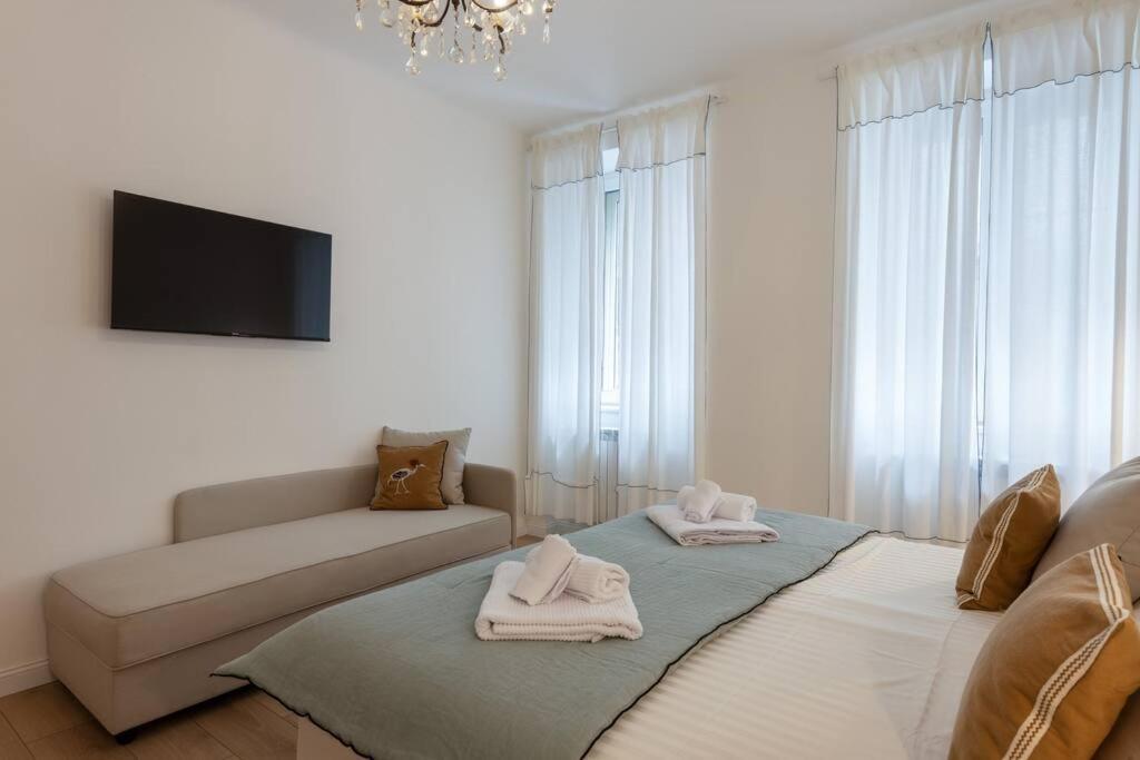 Foscolo 46 - Elegant Family Apartment Триест Экстерьер фото